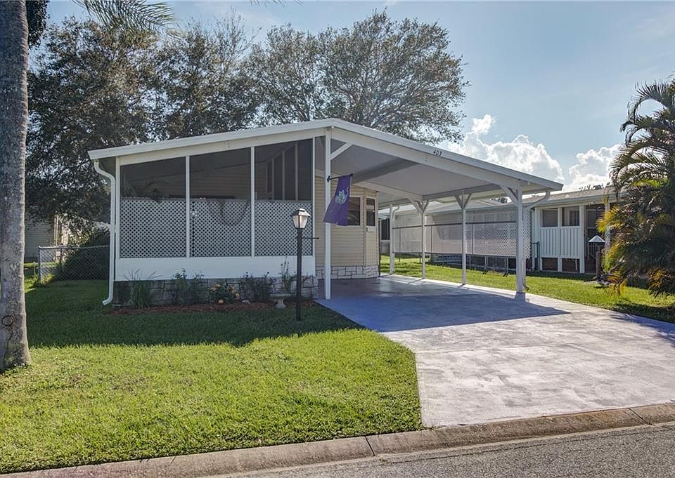 1st image of 403 Loquat Dr