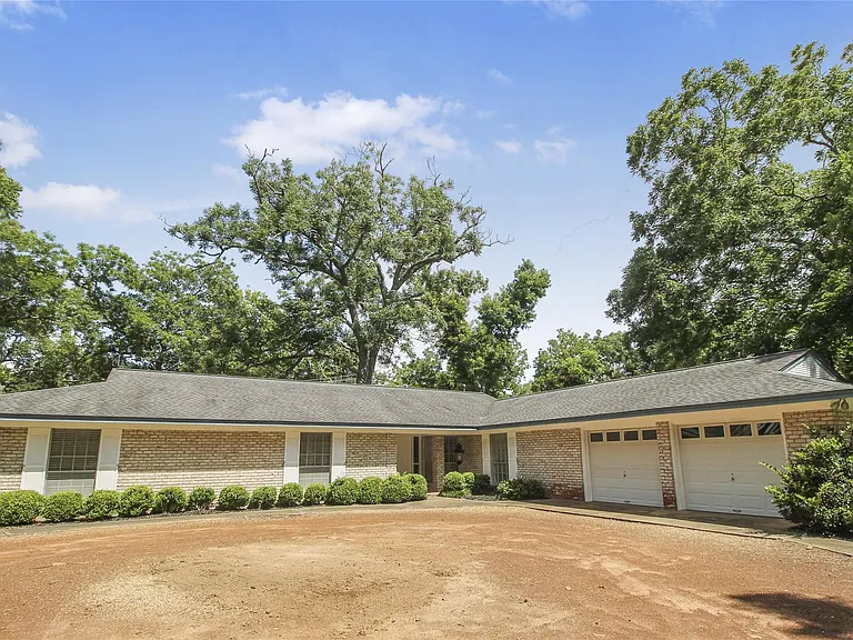 536 Oak Dr — Photo 3