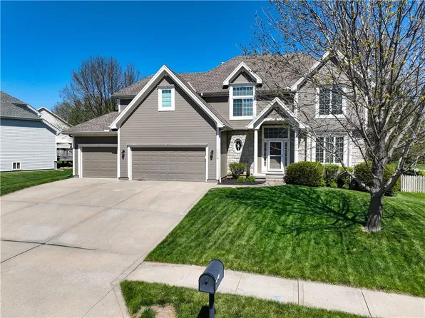 1178 Huntington Dr, Liberty, MO 64068