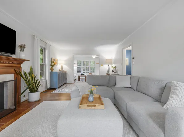1518 Old Brook Rd, Charlottesville, VA 22901