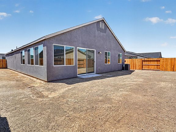 8606 Caragh Lk Ave Bakersfield CA 93313 Exterior DS C05024