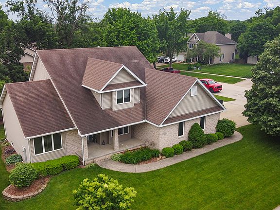 3rd image of 500 Rivers Edge Dr