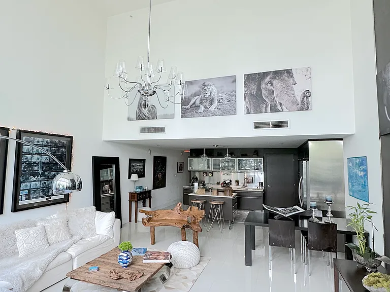 6000 Collins Ave #509 — Photo 21