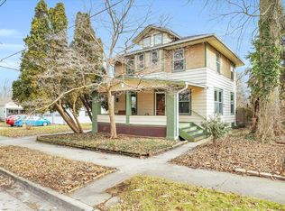 106 N Russell St, Champaign, IL 61821