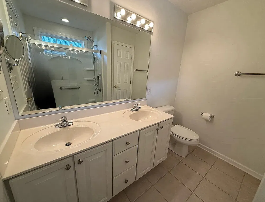3 bed, 1740 sqft, $2,300 — Photo 4