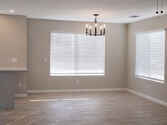 3rd image of 71503 Sunflower Dr