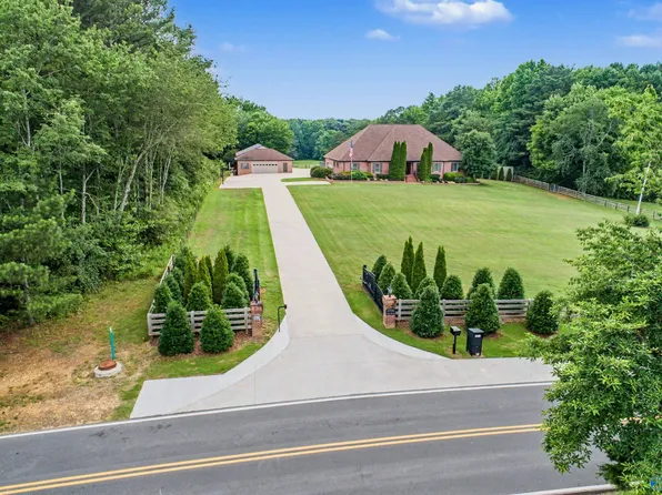 15741 Line Rd, Athens, AL 35613
