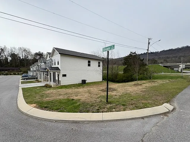 1 5563 Stream Ln #1 — Photo 5