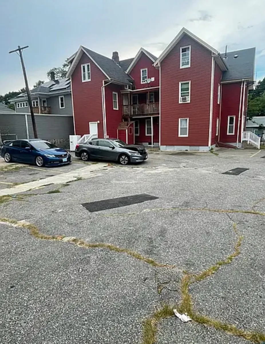Building Photo - 89 Hamlet Ave #3