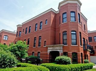 911 W Village Ct, Chicago, IL 60608