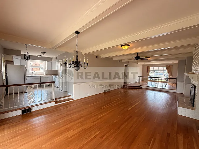 2039 Fontaine Rd — Photo 21
