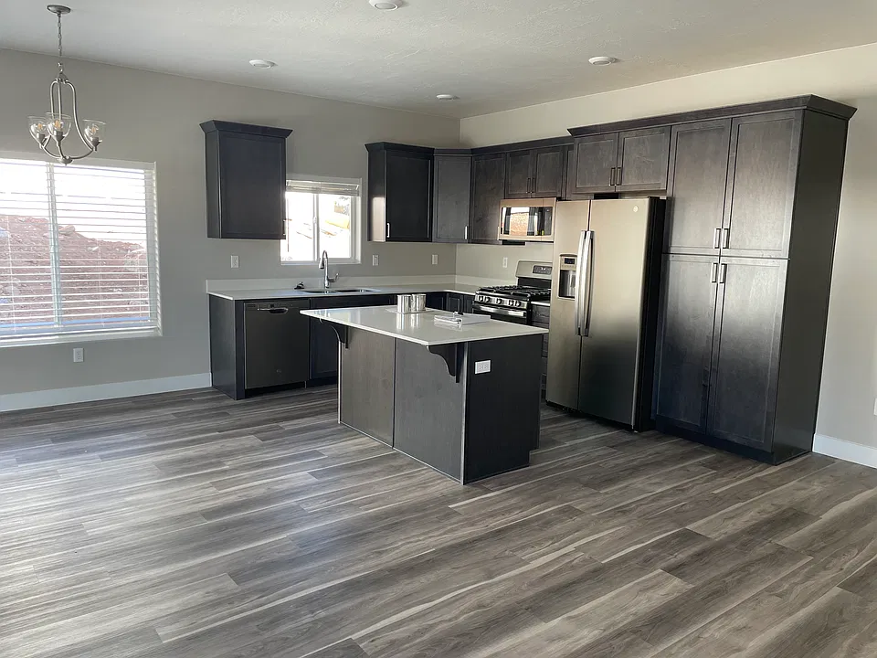 1548 W Pyrite Ln #A