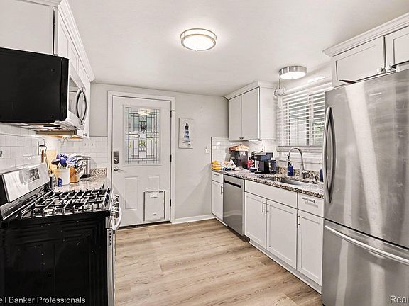 3rd image of 83 Gibbs St