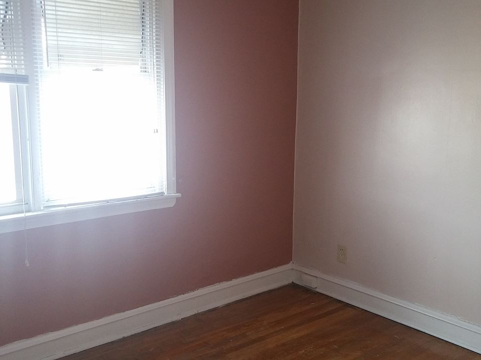 2nd image of 6652 Lynford St