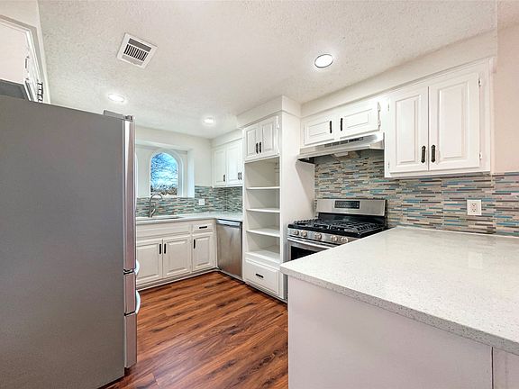 2nd image of 2201 Shady Meadow Ct