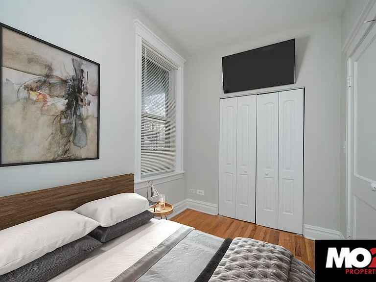 2324 W Thomas St #2R — Photo 5