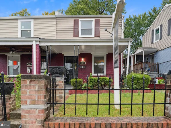828 52nd St NE, Washington, DC 20019