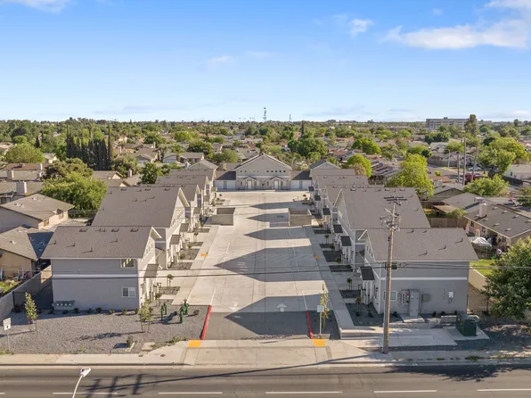 1363 W Grangeville Blvd, Hanford, CA 93230