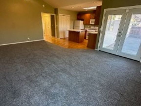 4th image of 1810 Ridgley Blvd