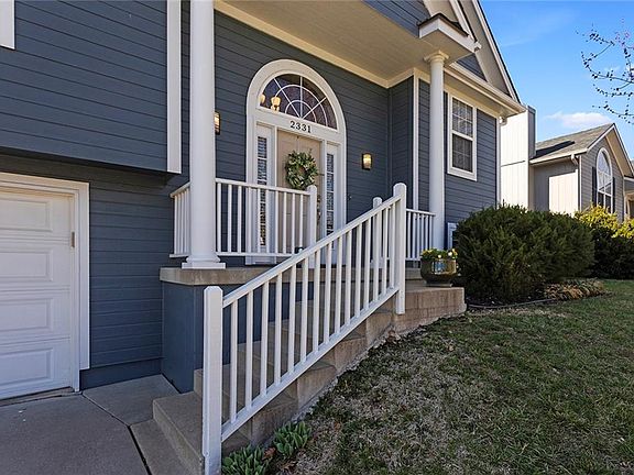 3rd image of 2331 NE Summerfield Dr