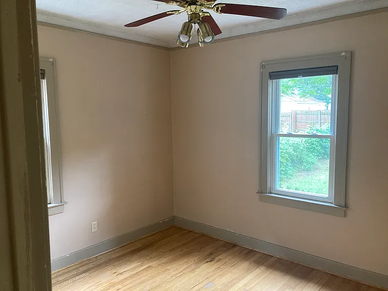 353 W Webster Ave — Photo 16