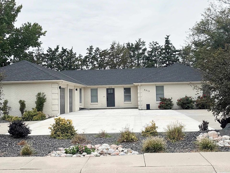 1st image of 3313 Thunderbird Dr