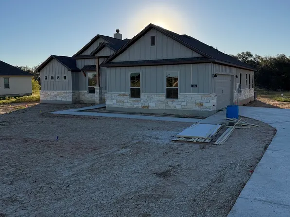 135 Pradera Ridge, Floresville, TX 78114