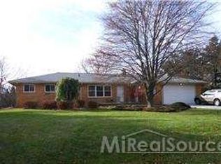 7300 Finnegan Dr, West Bloomfield, MI 48322