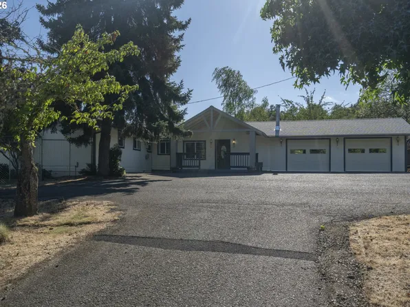 302 Arcadia Dr, Roseburg, OR 97471