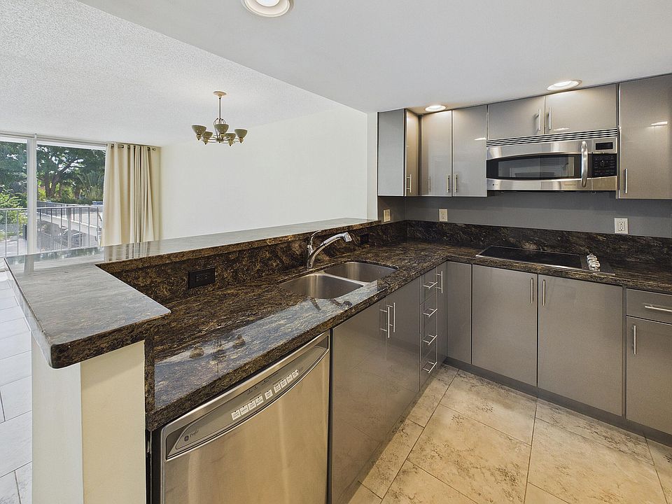 1st image of 1800 N ANDREWS Avenue N #2A
