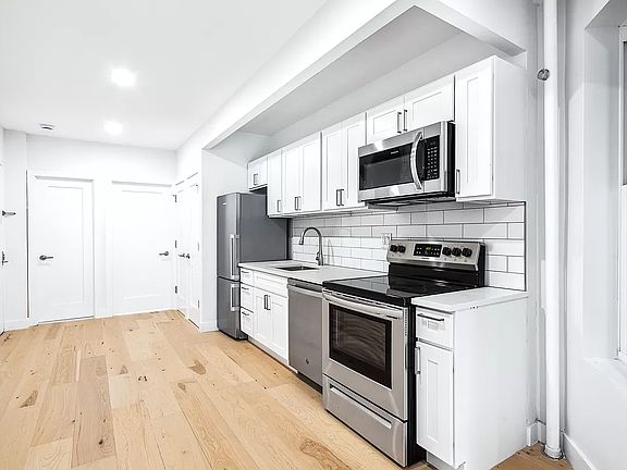 4th image of 409 7th Ave APT 4R