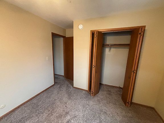4th image of 800 N Highway 105 #4
