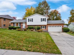 835 Morningbreeze Cir, Barberton, OH 44203