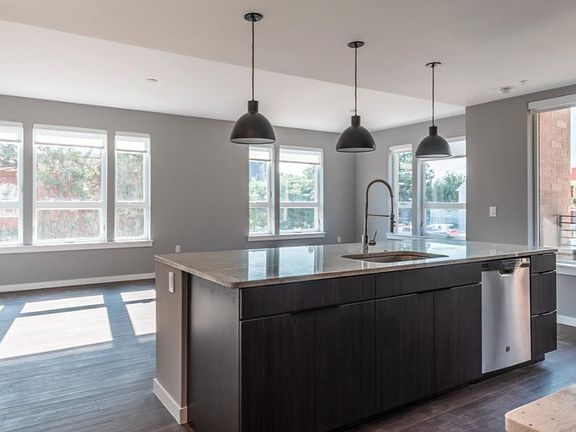 2nd image of 729 E 17th Ave #304