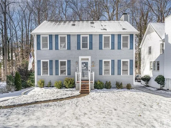 49 Carrisbrooke Ln, Winston Salem, NC 27104