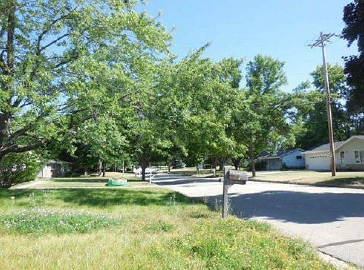 2nd image of 311 Sunset Dr
