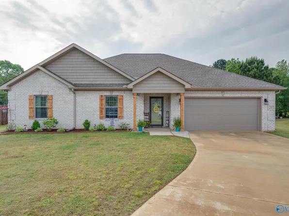 21575 Silver Oaks Cir, Athens, AL 35613