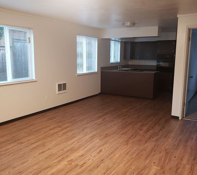 2nd image of 509 12th Ave SE Ste 11