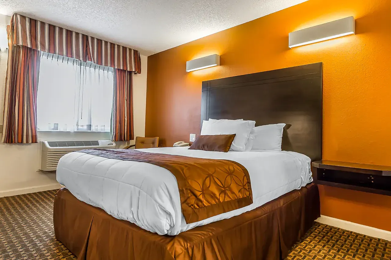 University Inn — Photo 2