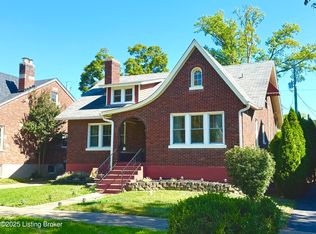 419 Fairlawn Rd, Saint Matthews, KY 40207