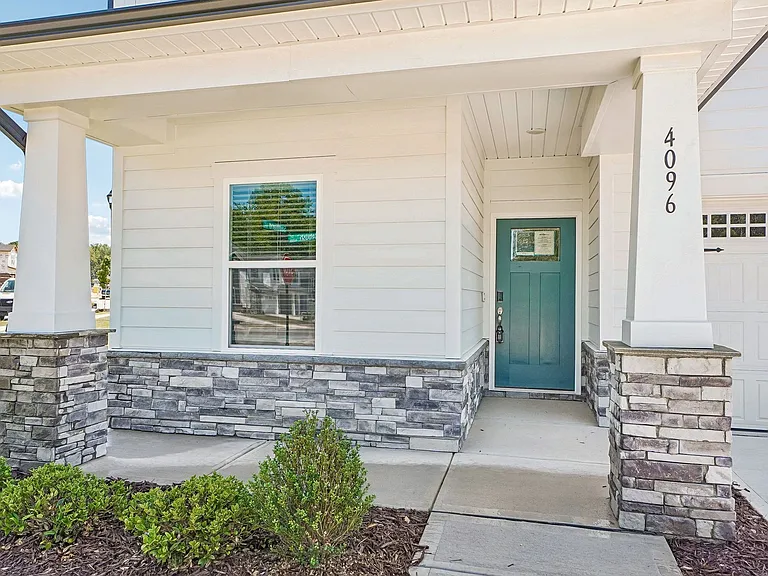 4096 Rosebush Dr — Photo 6