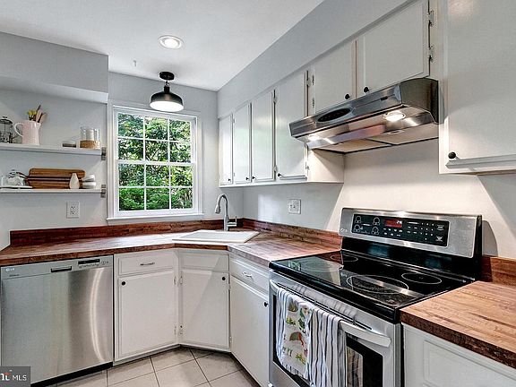 2nd image of 3302 Webley Ct