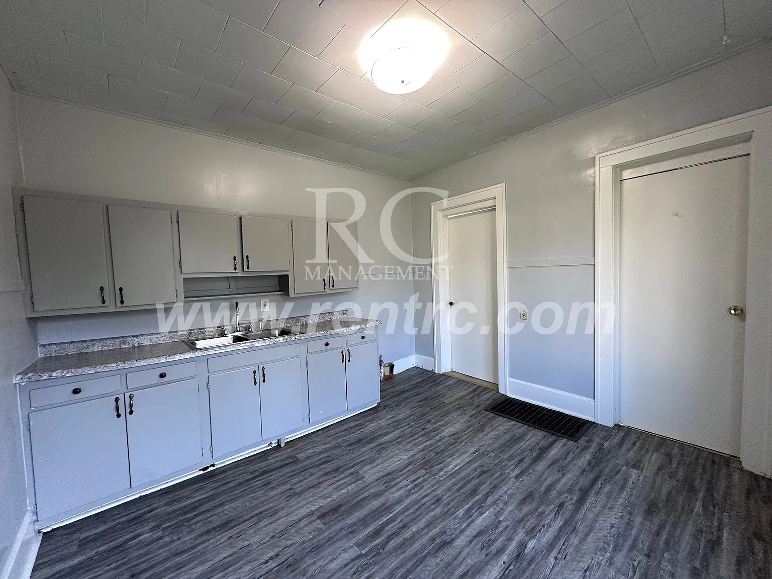 2 bed, 1000 sqft, $800 — Photo 2
