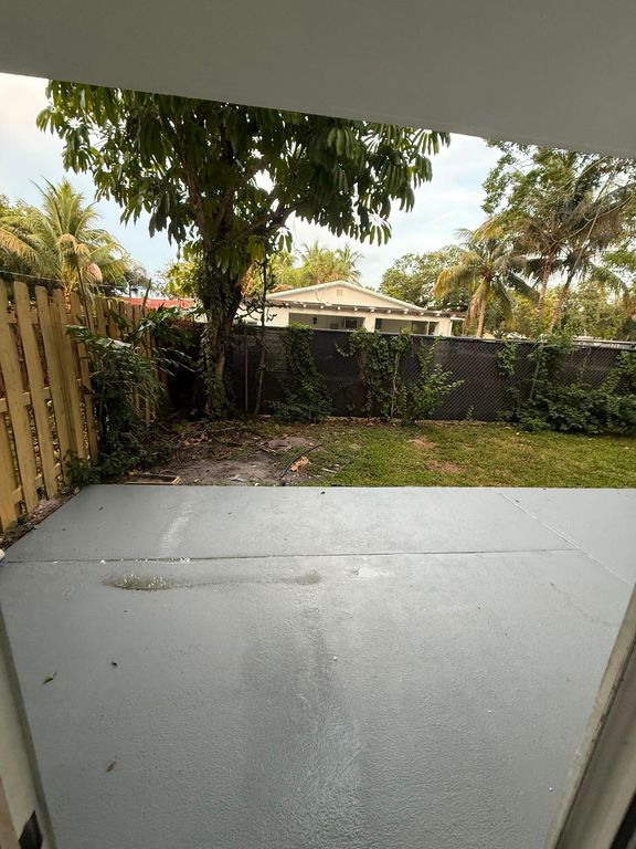 313 SW 1ST Court #L-3, photo 4