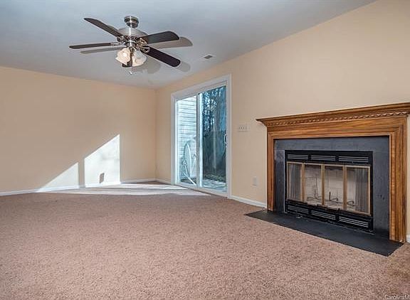 4th image of 5902 Bayswater Ln #0