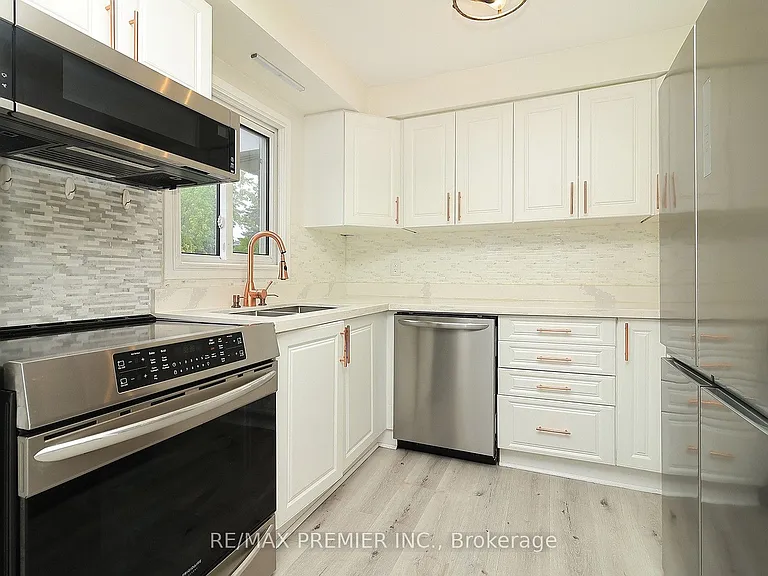 27 Prairie Dunes Pl — Photo 11