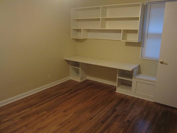 4th image of 327 E Derenne Ave