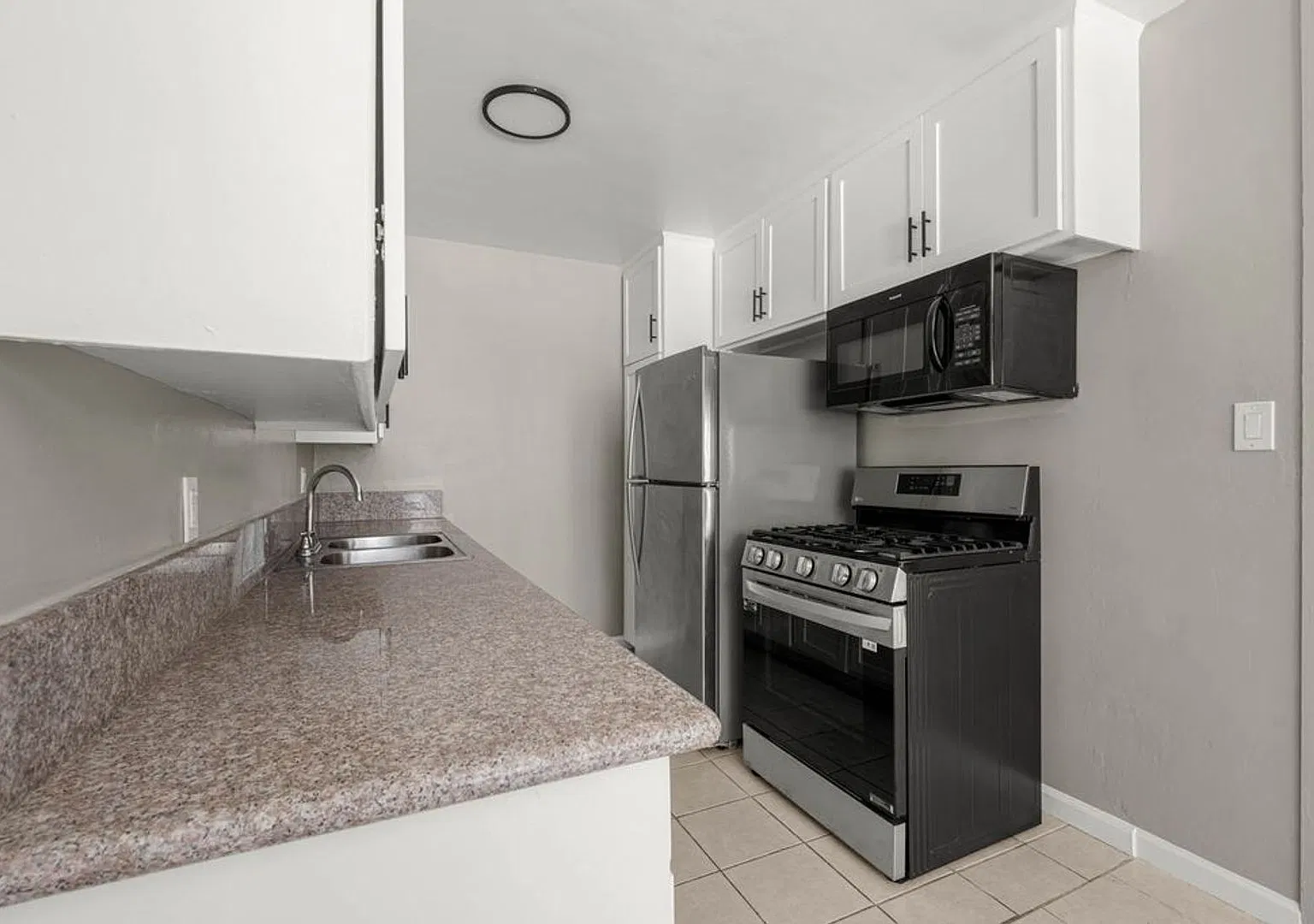 4018 & 4024 S Gelber Pl — Photo 3