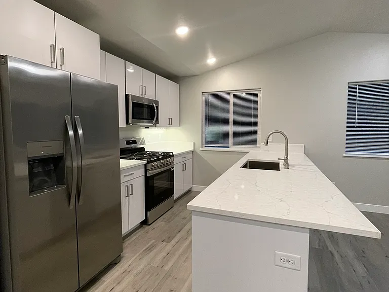 6150 W Karen St #2-4 — Photo 17