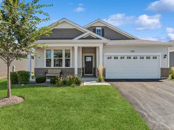 1635 Windsor Rd, Pingree Grove, IL 60140